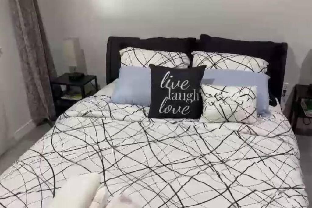 Your Cozy Comfy Rental New York Eksteriør billede